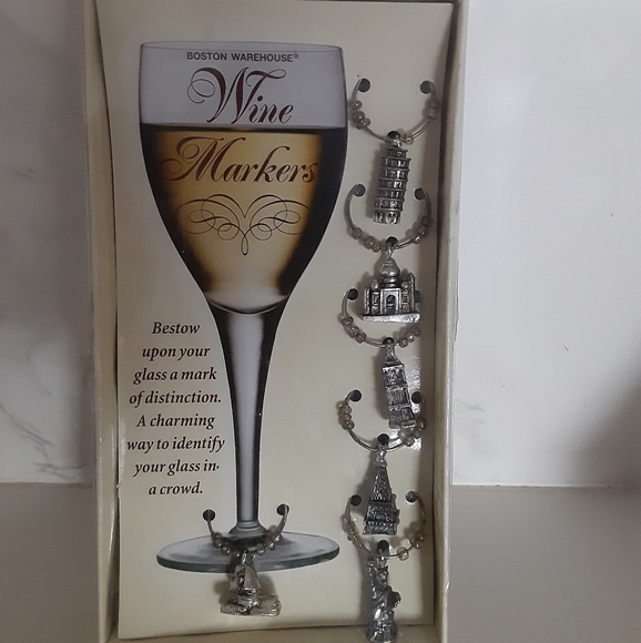 🆕️ Wine Bags and Wine Glass Charm Markers Gift Set - Picture 9 of 13